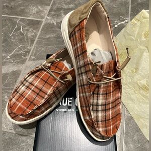 NEW True Craft Women’s Size 8.5 Casual Shoes